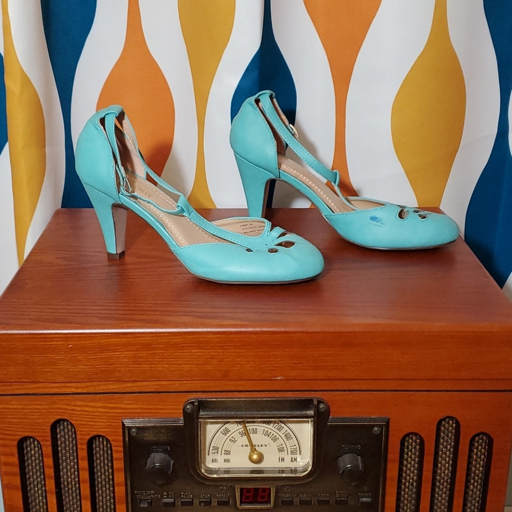 Teal pinup heels
